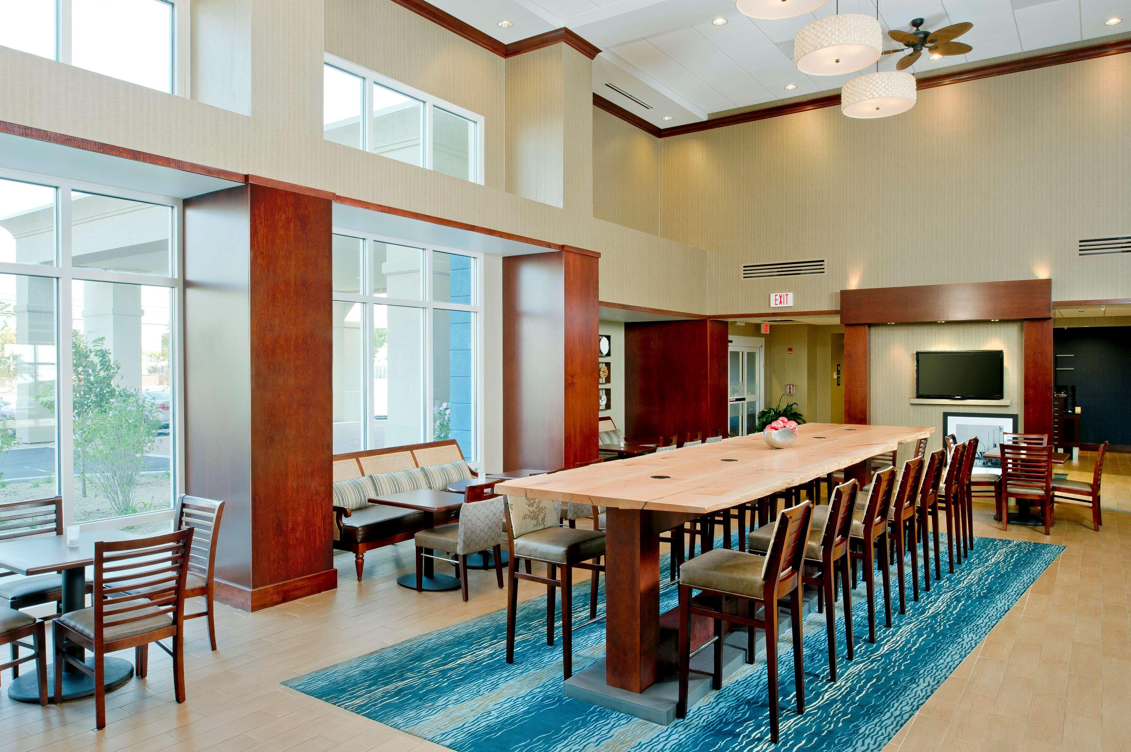 Hotel Hampton & Ocean Bayfront-convention Center