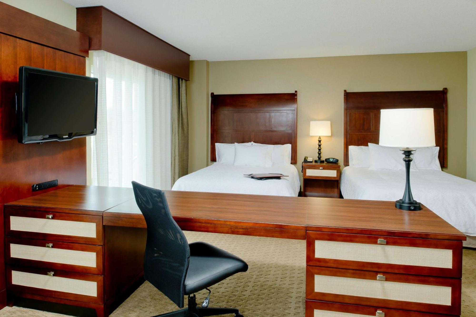 Hampton & Ocean Bayfront-convention Center 3*