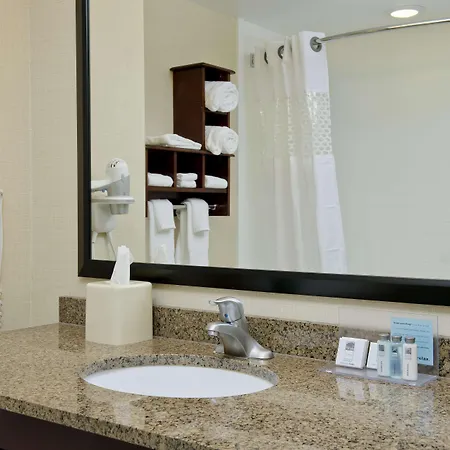 Hampton Inn & Suites Ocean City Bayfront-Convention Center Room photo