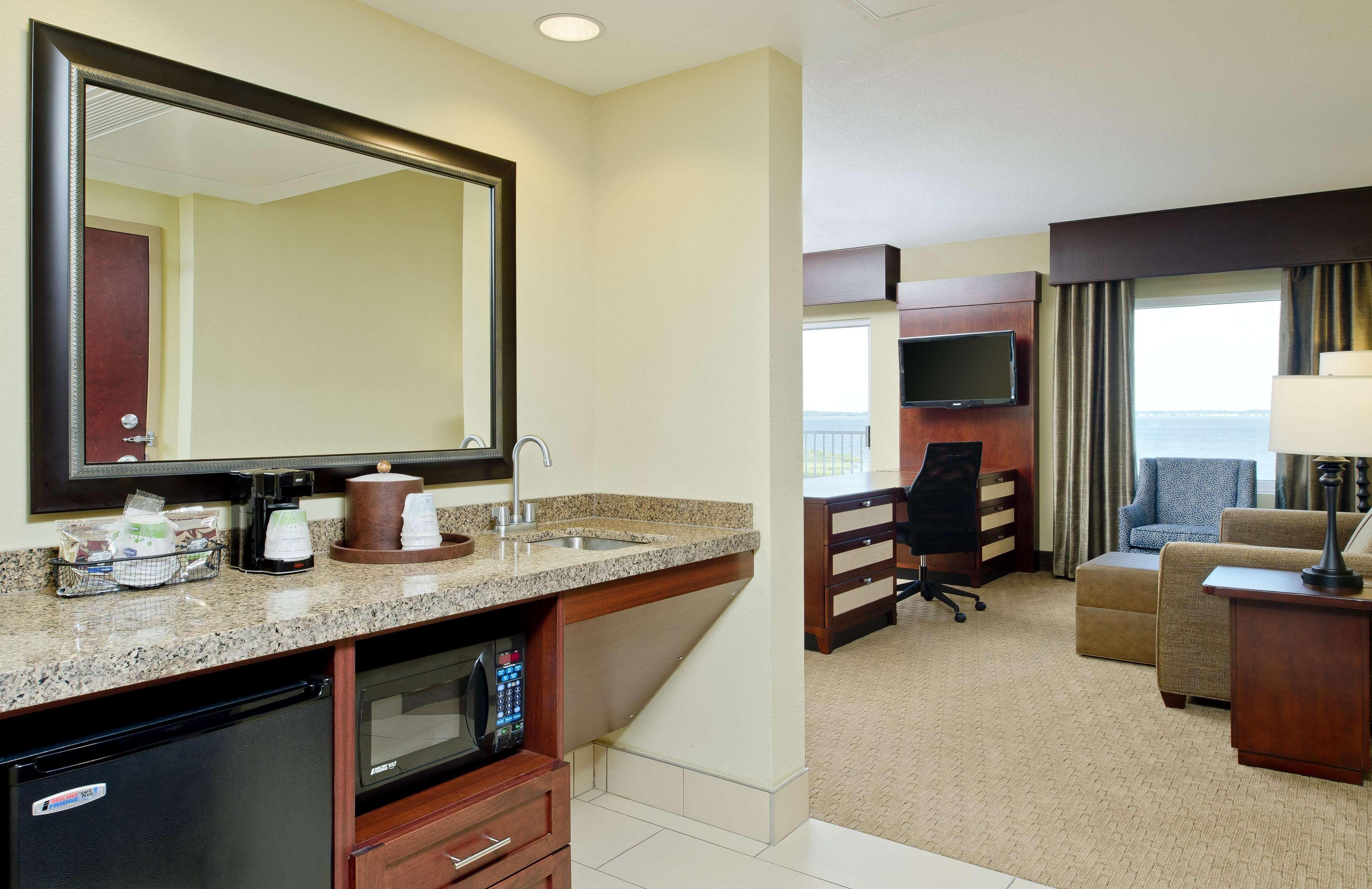 Hampton & Ocean Bayfront-convention Center 3*