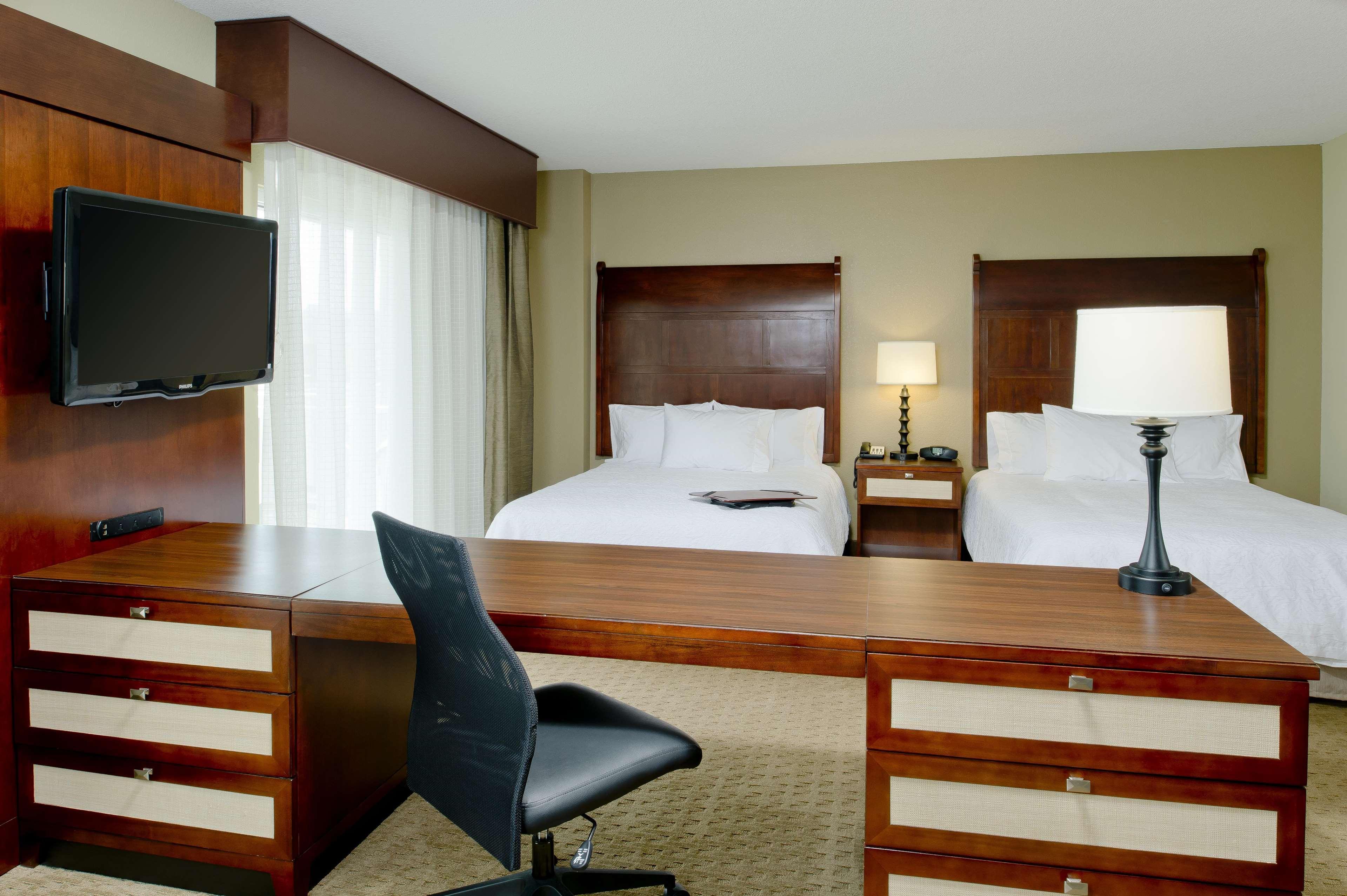 Hampton & Ocean Bayfront-convention Center 3*