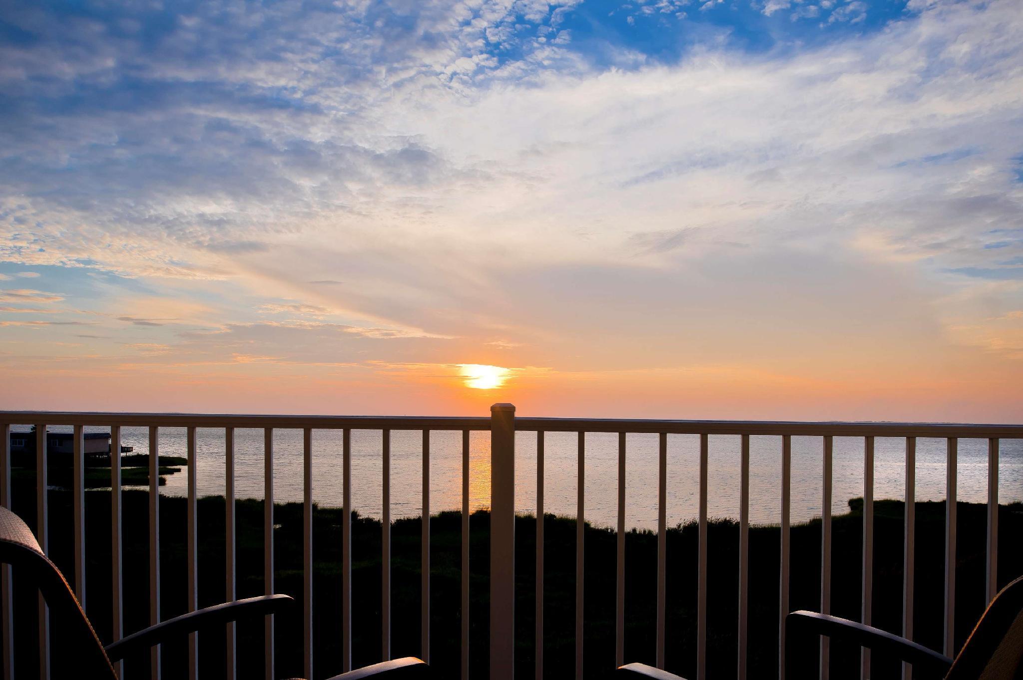 Hampton & Ocean Bayfront-convention Center Hotel 3*