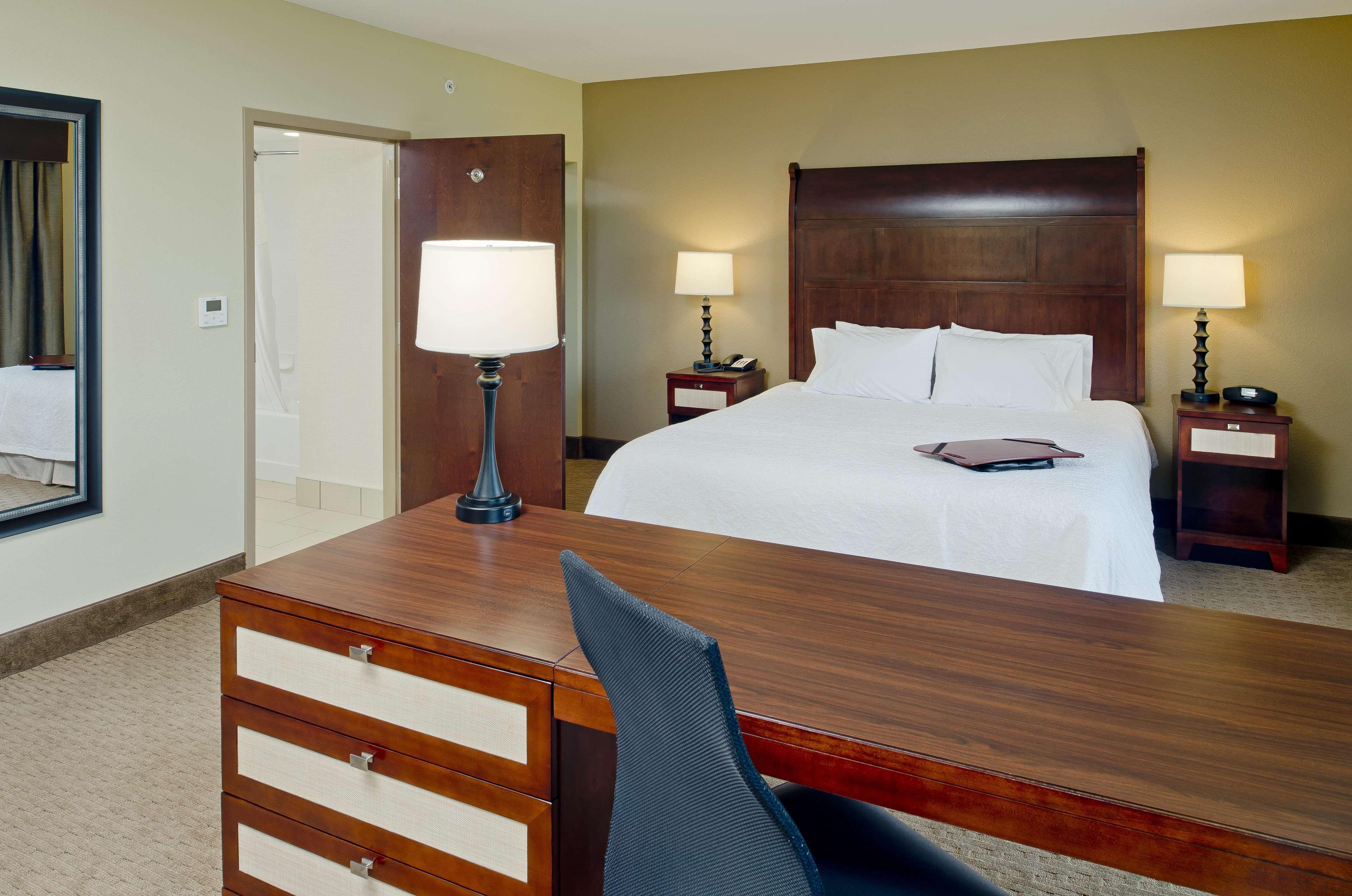 Hampton & Ocean Bayfront-convention Center 3*