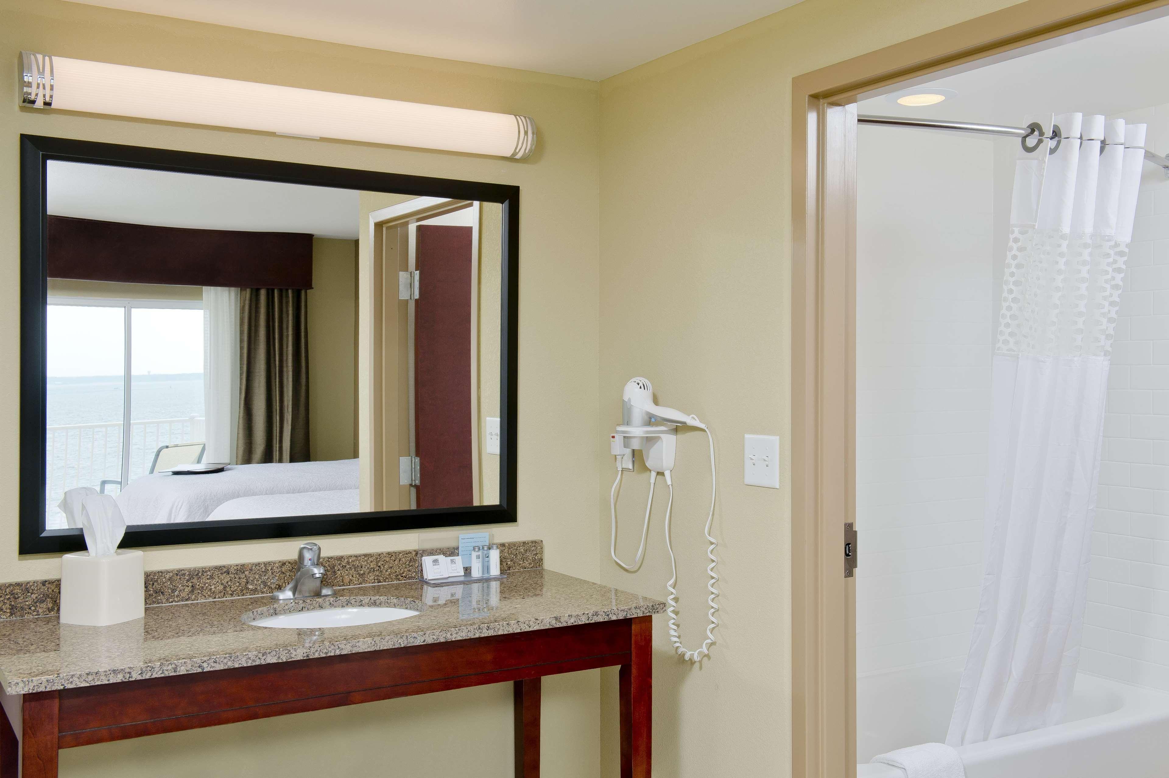 Hampton & Ocean Bayfront-convention Center Hotel Ocean City