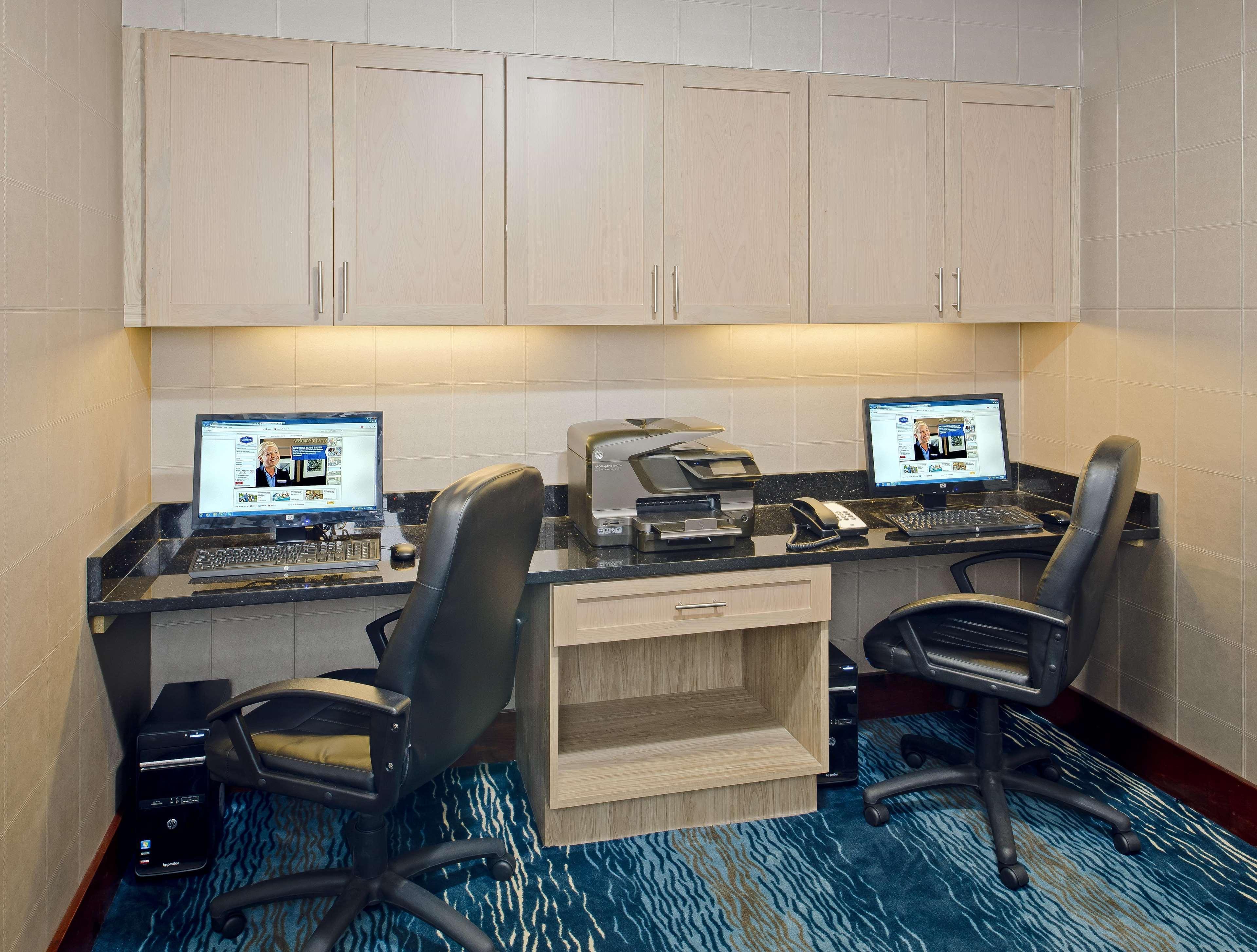 Hotel Hampton & Ocean Bayfront-convention Center 3*