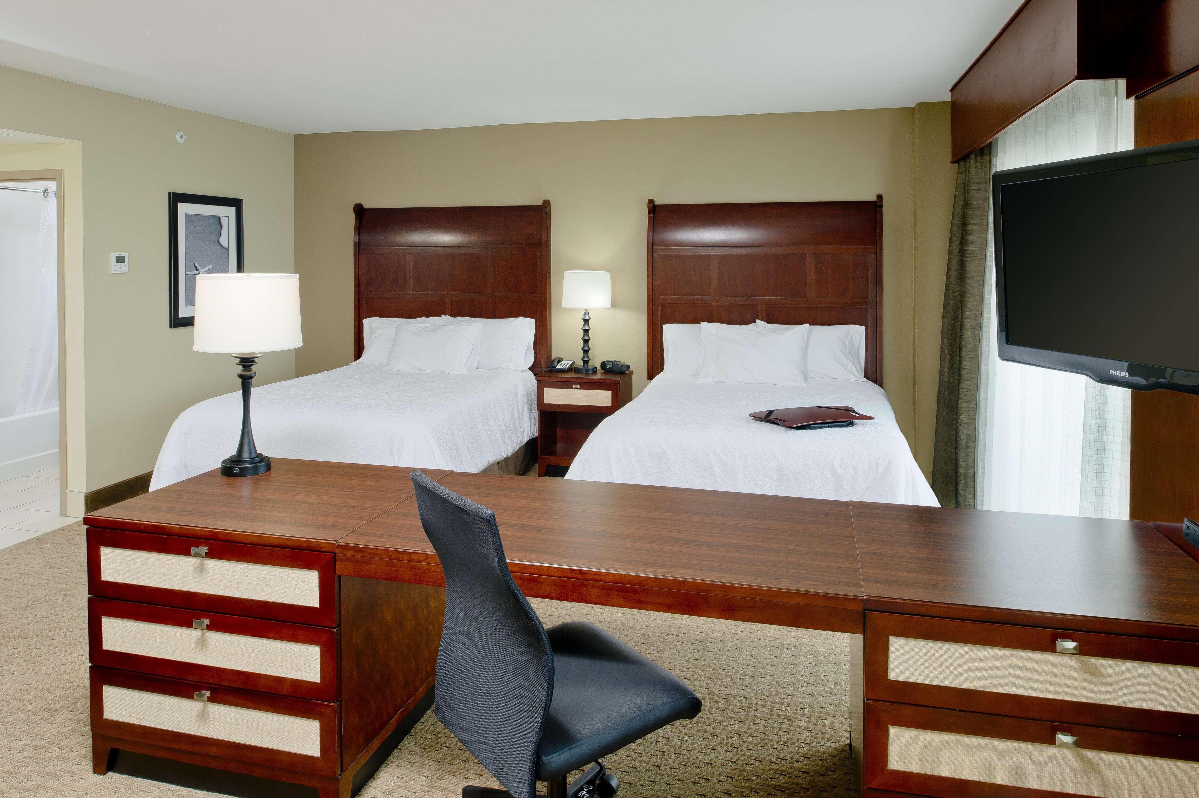Hampton & Ocean Bayfront-convention Center Hotel