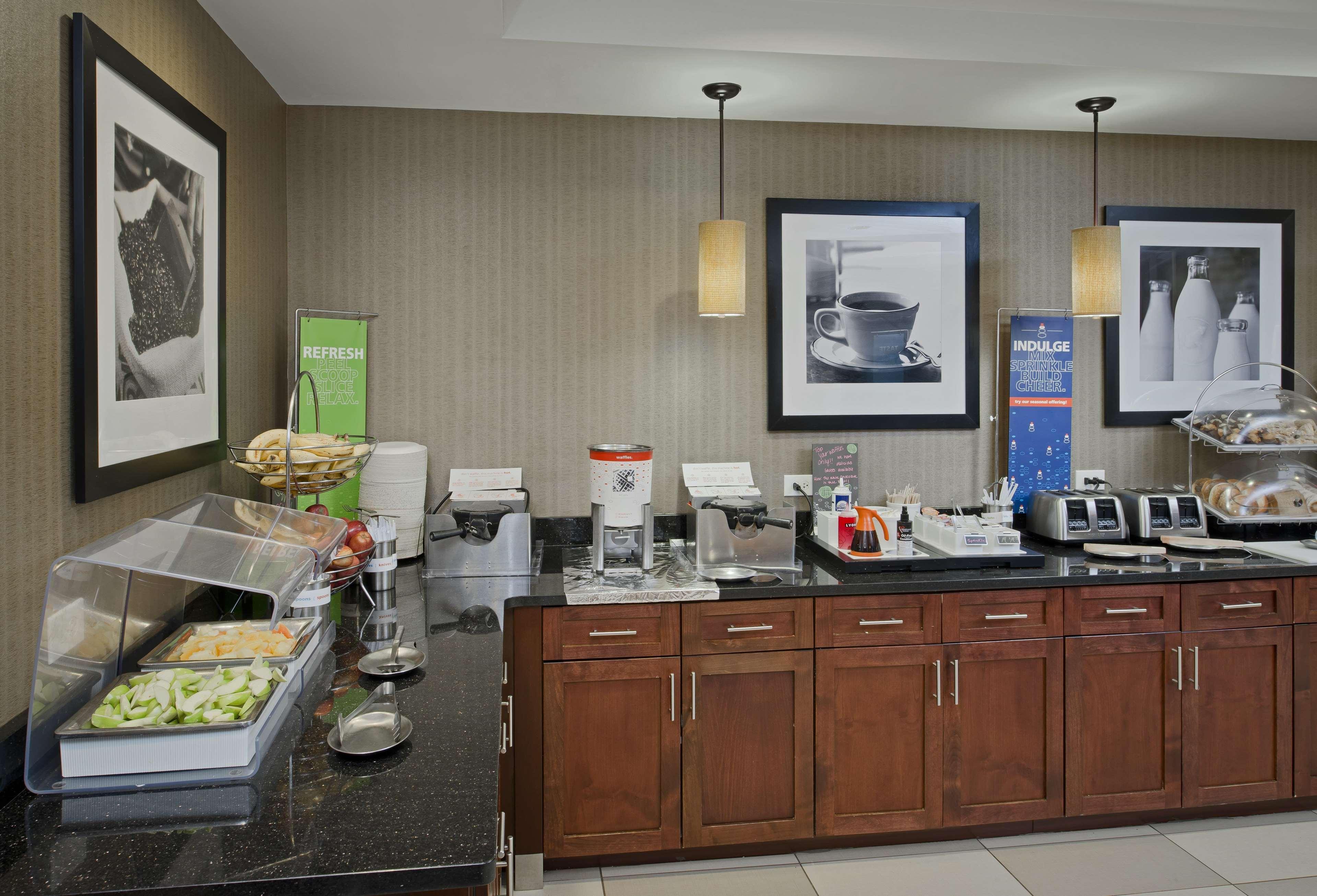 Hotel Hampton & Ocean Bayfront-convention Center 3*