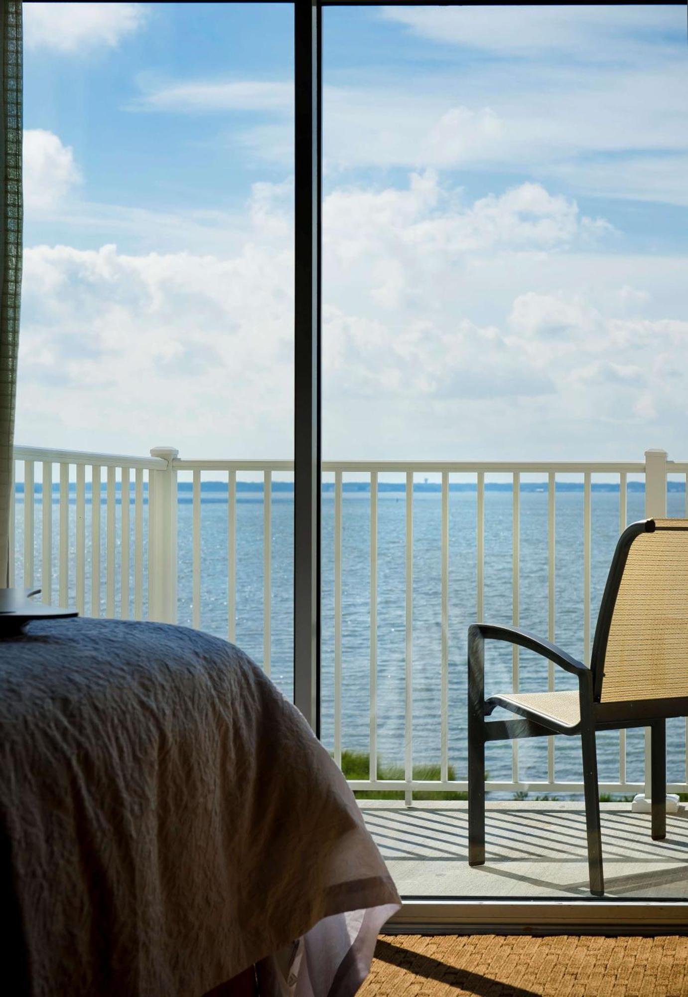 Hampton & Ocean Bayfront-convention Center 3*